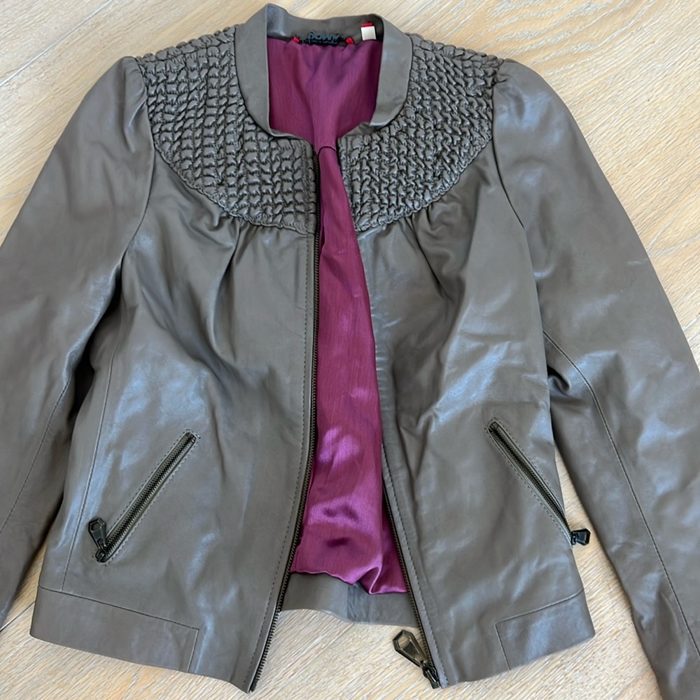 Doma leather jacket size small. Never worn!